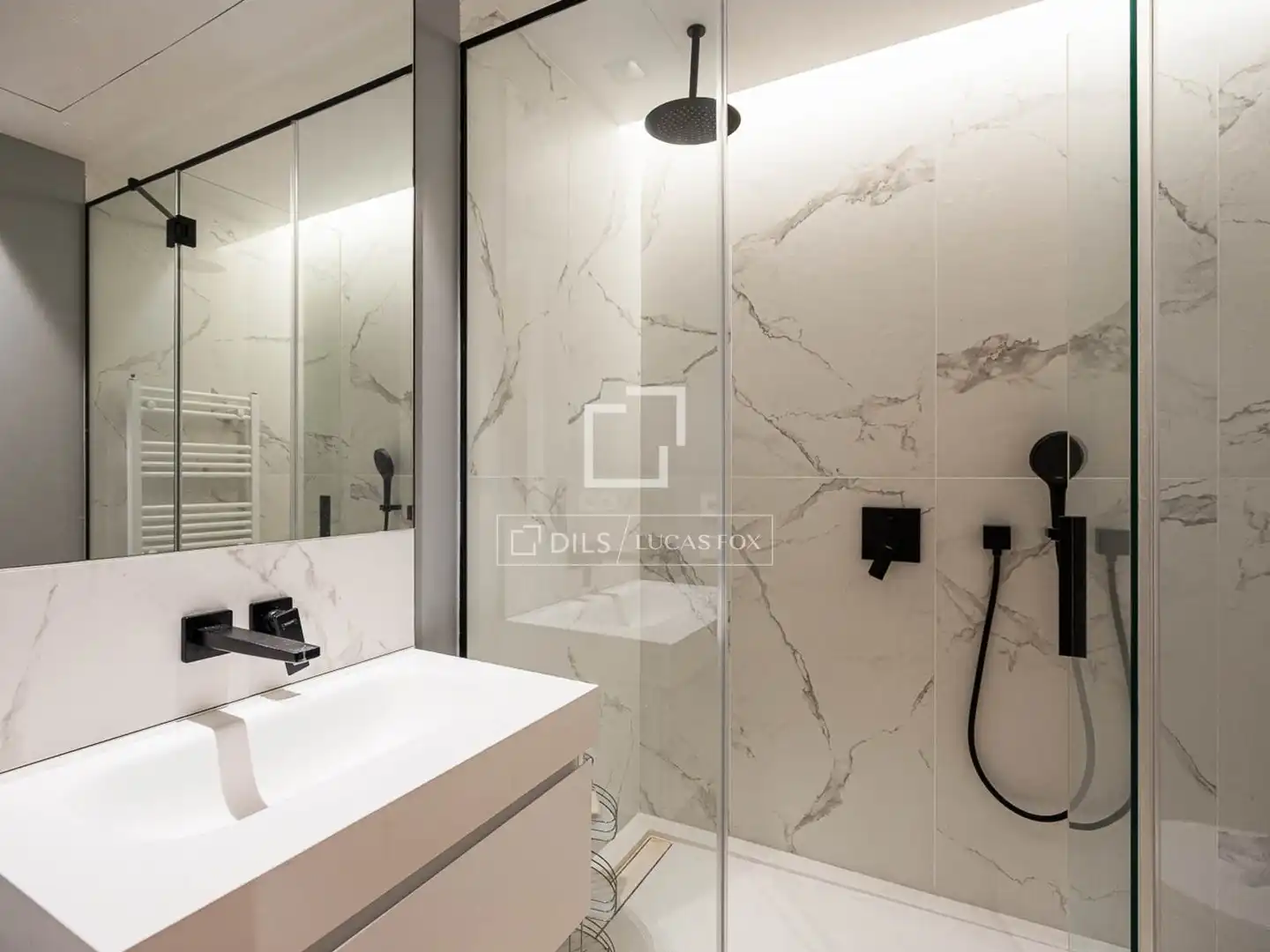 Baño de Piso de alquiler en Girona con Aire acondicionado, Calefacción y Parquet