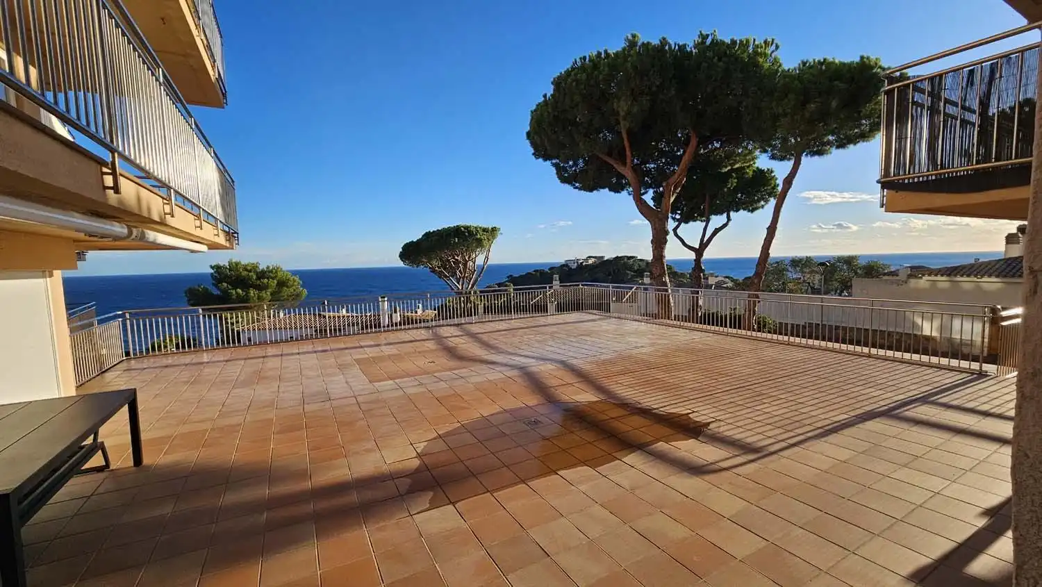 Terrassa de Apartament en venda en Sant Feliu de Guíxols amb Aire condicionat, Calefacció i Jardí privat
