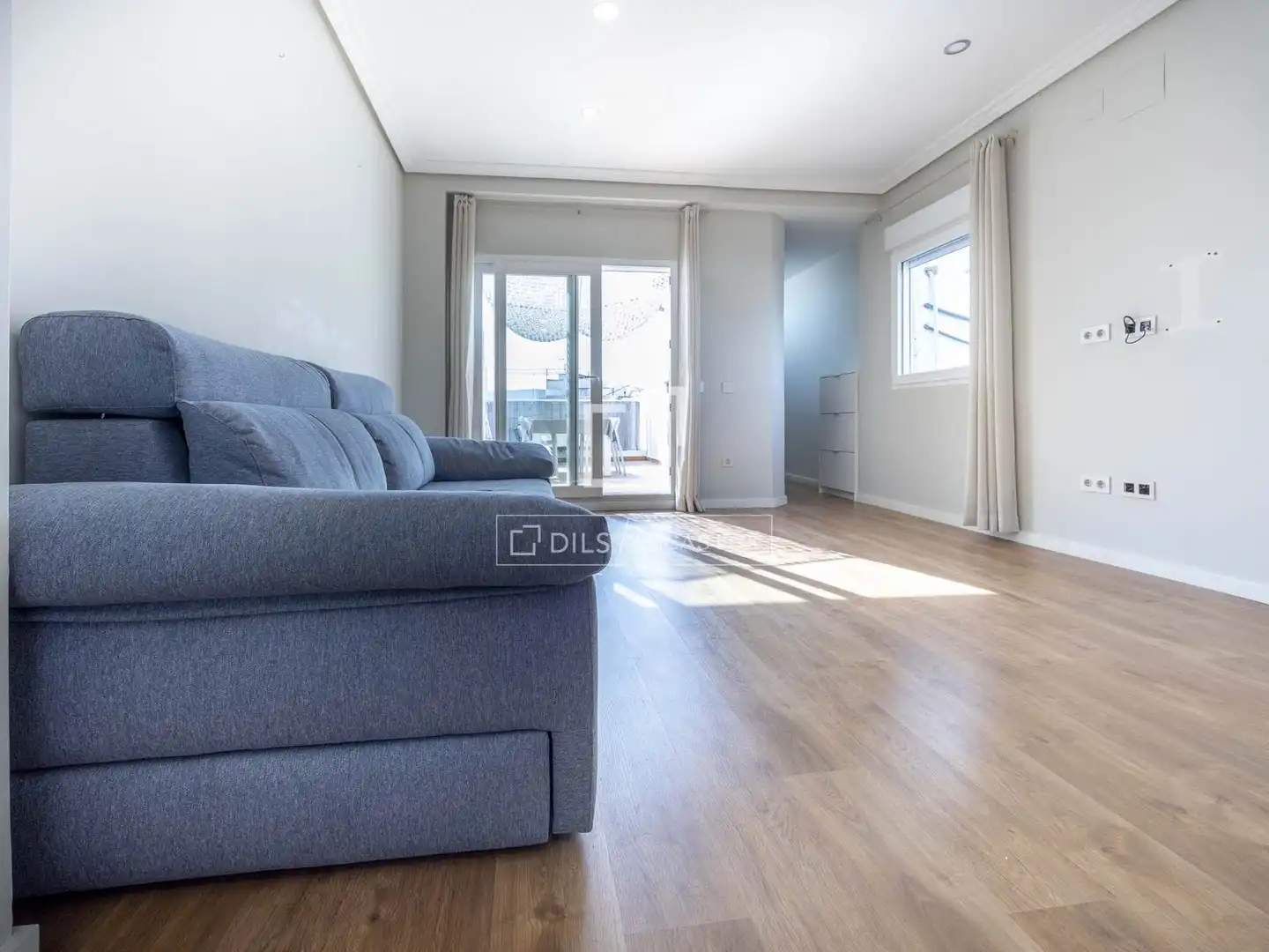 Sala de estar de Ático de alquiler en Valencia con Aire acondicionado, Parquet y Terraza