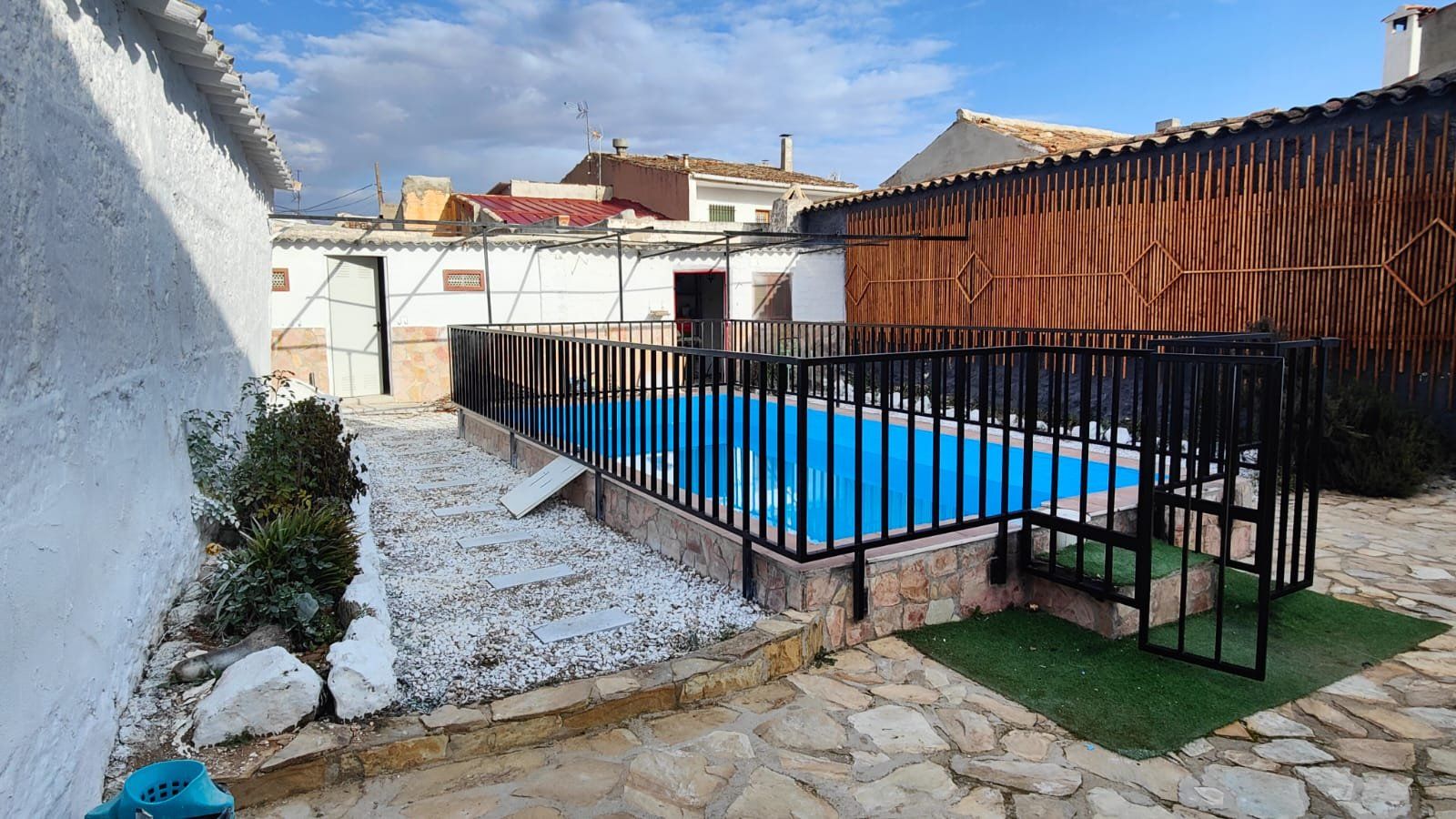 Piscina de Casa o xalet en venda en Villanueva de Alcardete amb Aire condicionat, Calefacció i Jardí privat