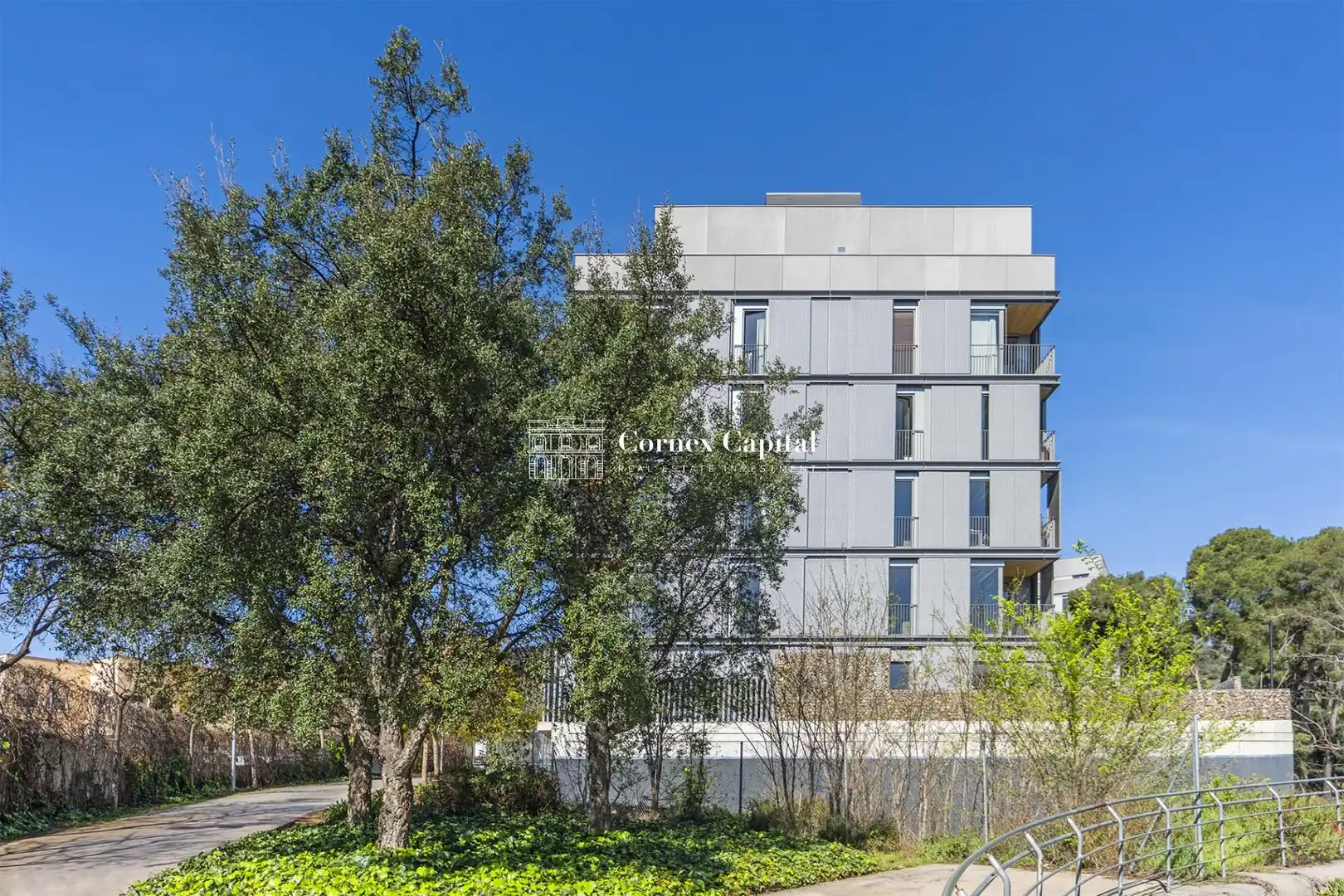 Exterior view of Flat for sale in Barcelona  with Air Conditioner, Heating and Private garden