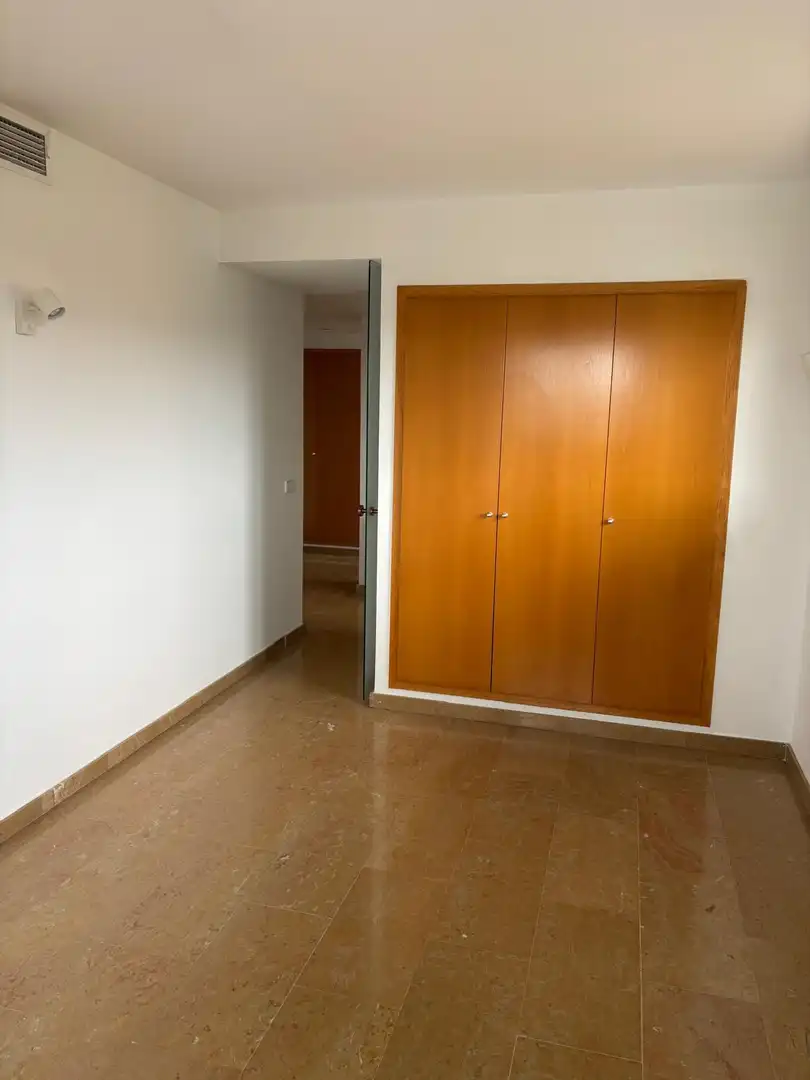 Maisonette zur Miete in Girona mit Klimaanlage, Heizung und Terrasse