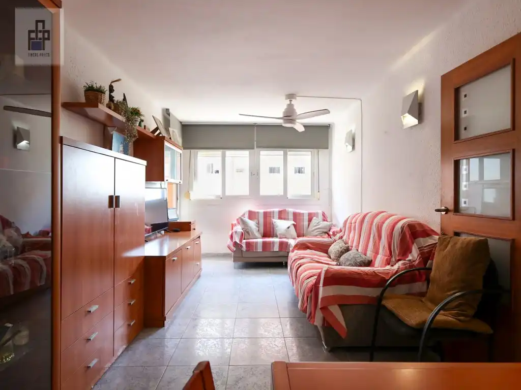 Living room of Flat for sale in Cornellà de Llobregat