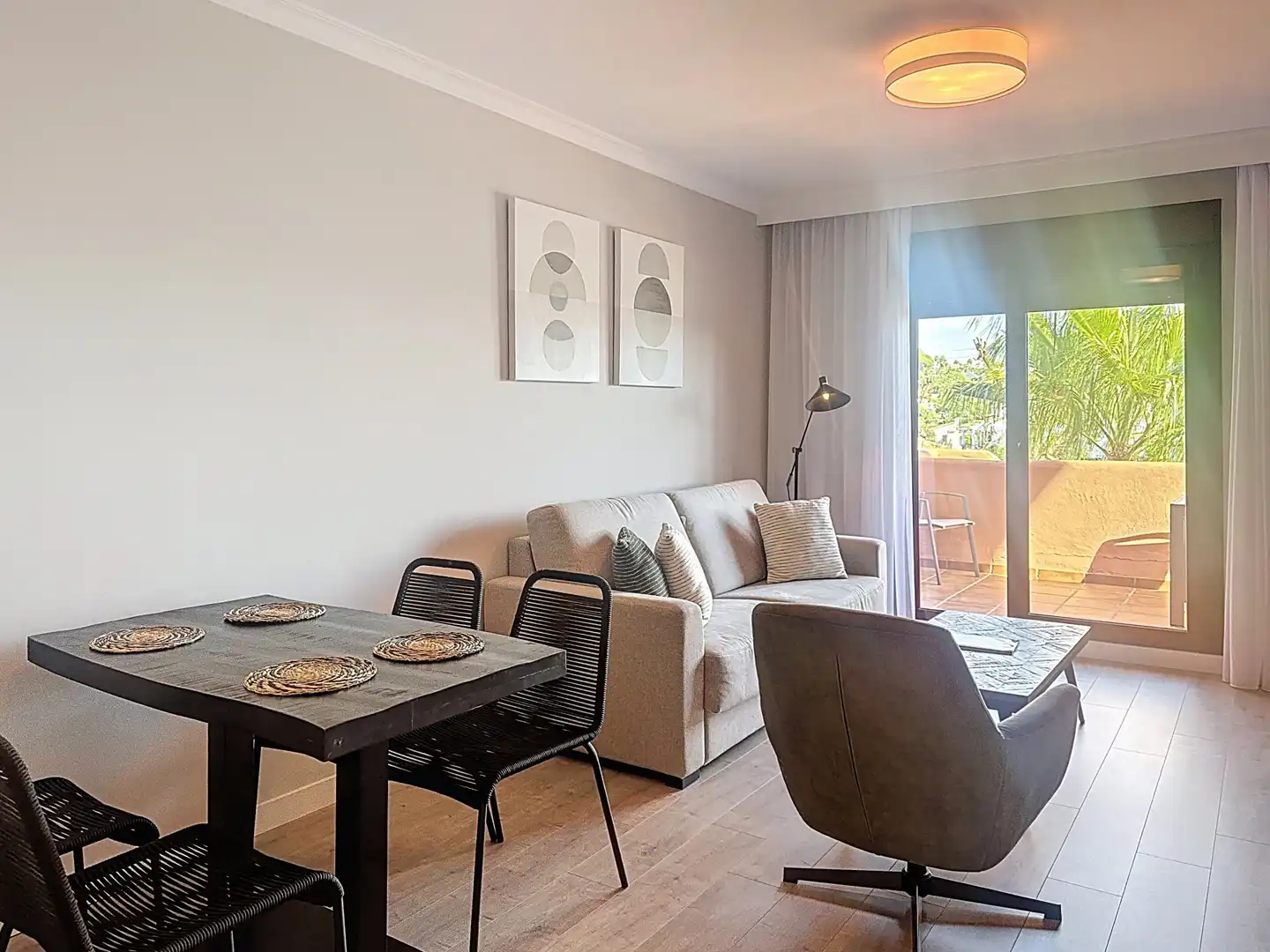 Living room of Apartments for sale in Benahavís  with Air Conditioner, Terrace and Swimming Pool