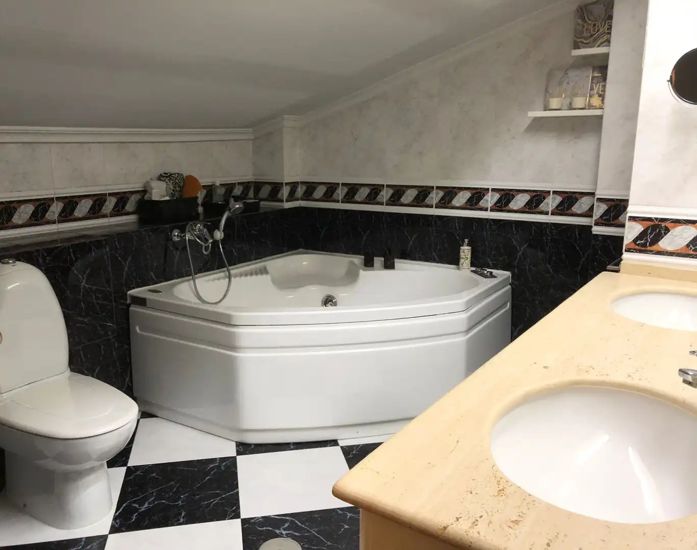 Badezimmer von Maisonette zum Verkauf in Albacete mit Heizung, Parkett und Whirlpool