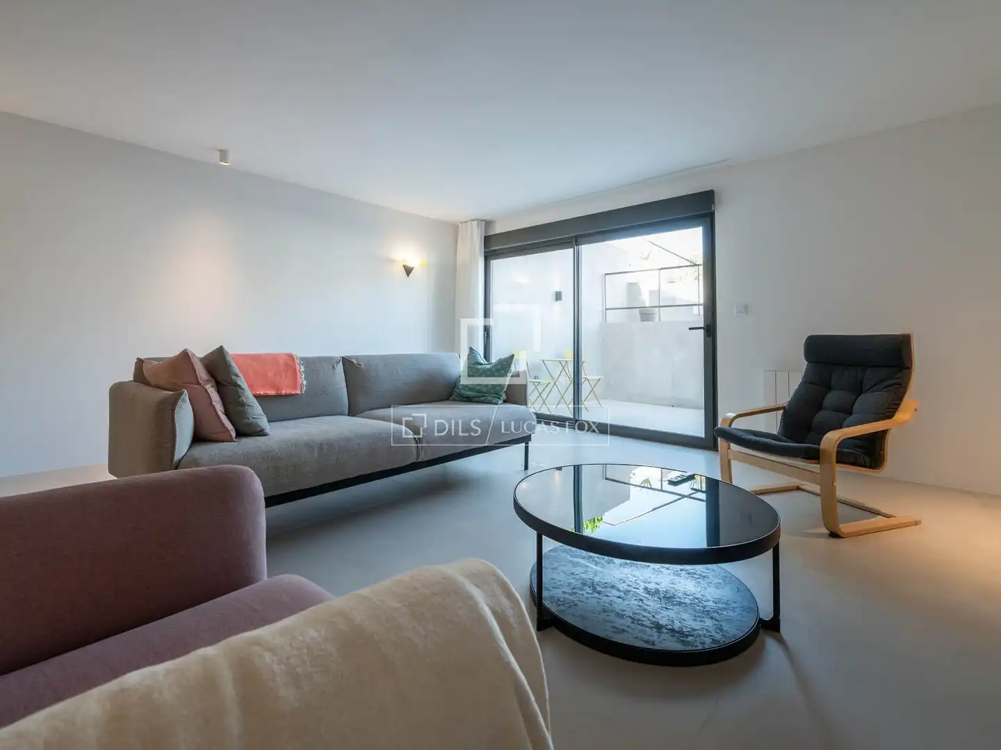 Wohnzimmer von Haus oder Chalet zum Verkauf in La Moraleja mit Klimaanlage, Heizung und Privatgarten