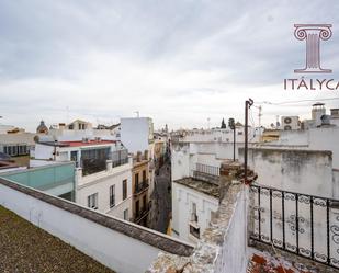 Vista exterior de Casa o xalet en venda en  Sevilla Capital amb Terrassa i Balcó