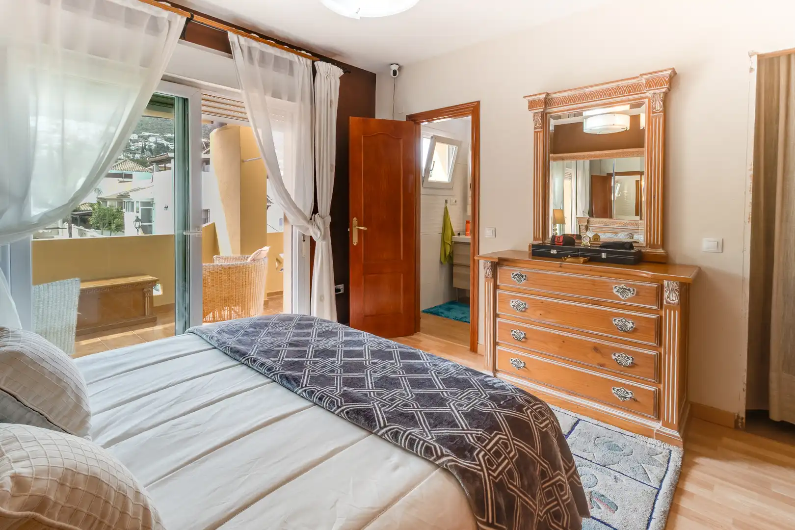 Dormitori de Casa adosada en venda en Alhaurín de la Torre amb Aire condicionat, Jardí privat i Terrassa