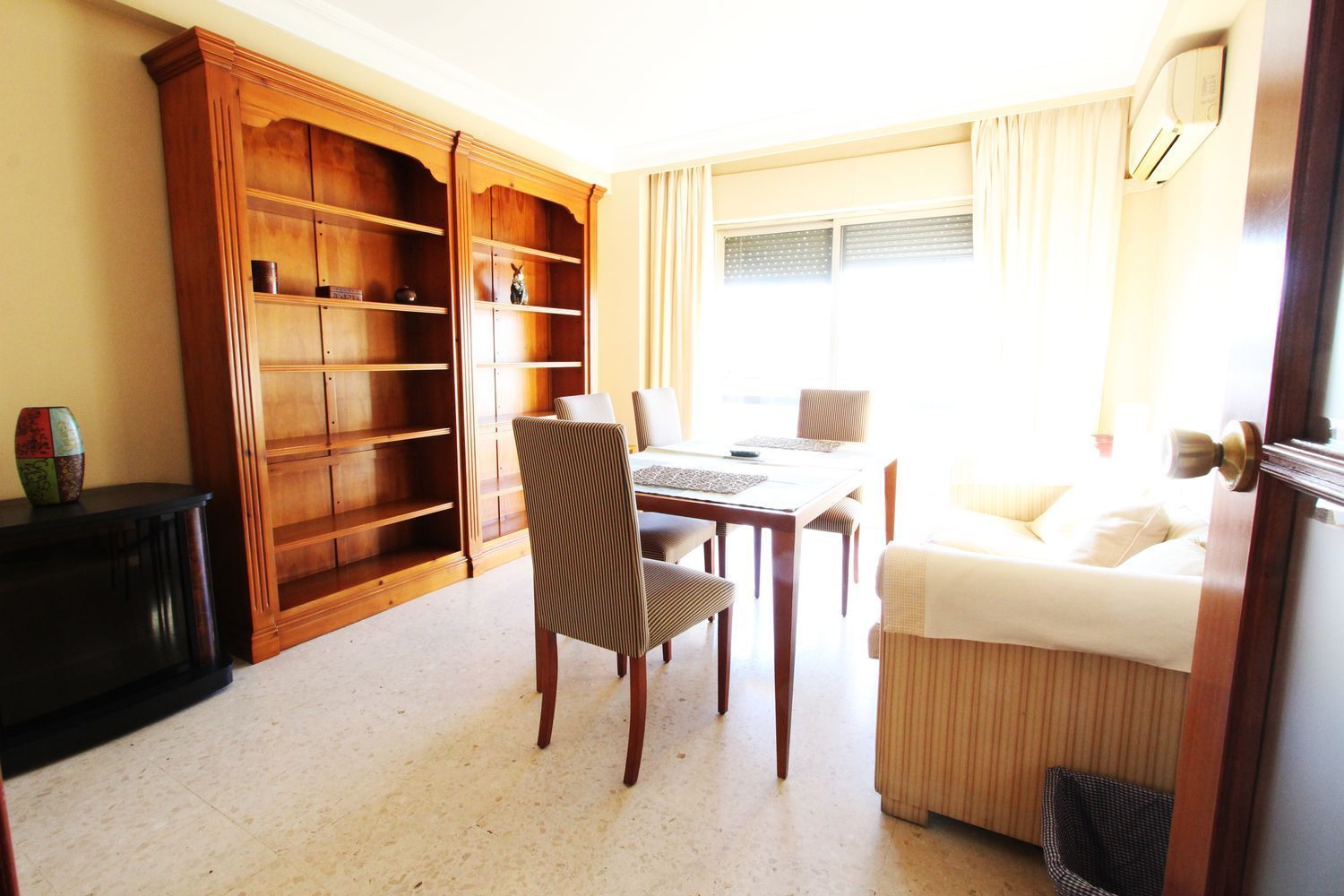 Living room of Flat for rent in  Sevilla Capital  with Air Conditioner and Terrace