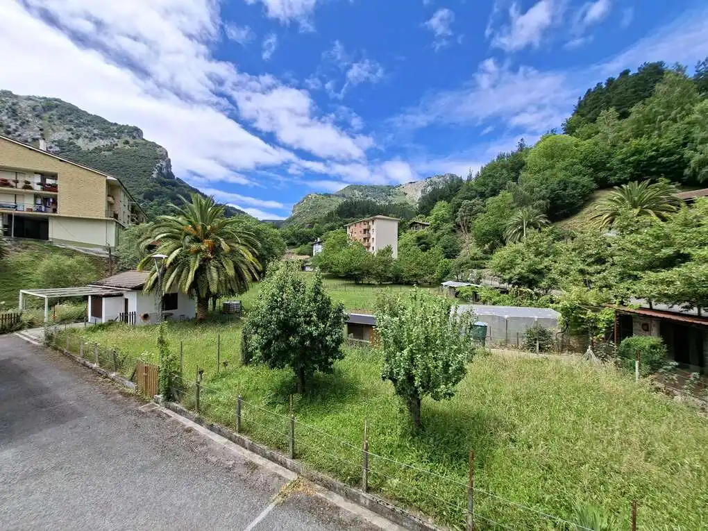 Vista exterior de Piso en venta en Mañaria con Calefacción y Balcón