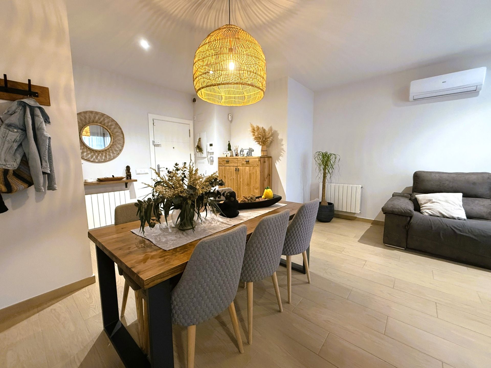 Comedor de Planta baja en venta en Palau-solità i Plegamans con Aire acondicionado, Calefacción y Jardín privado