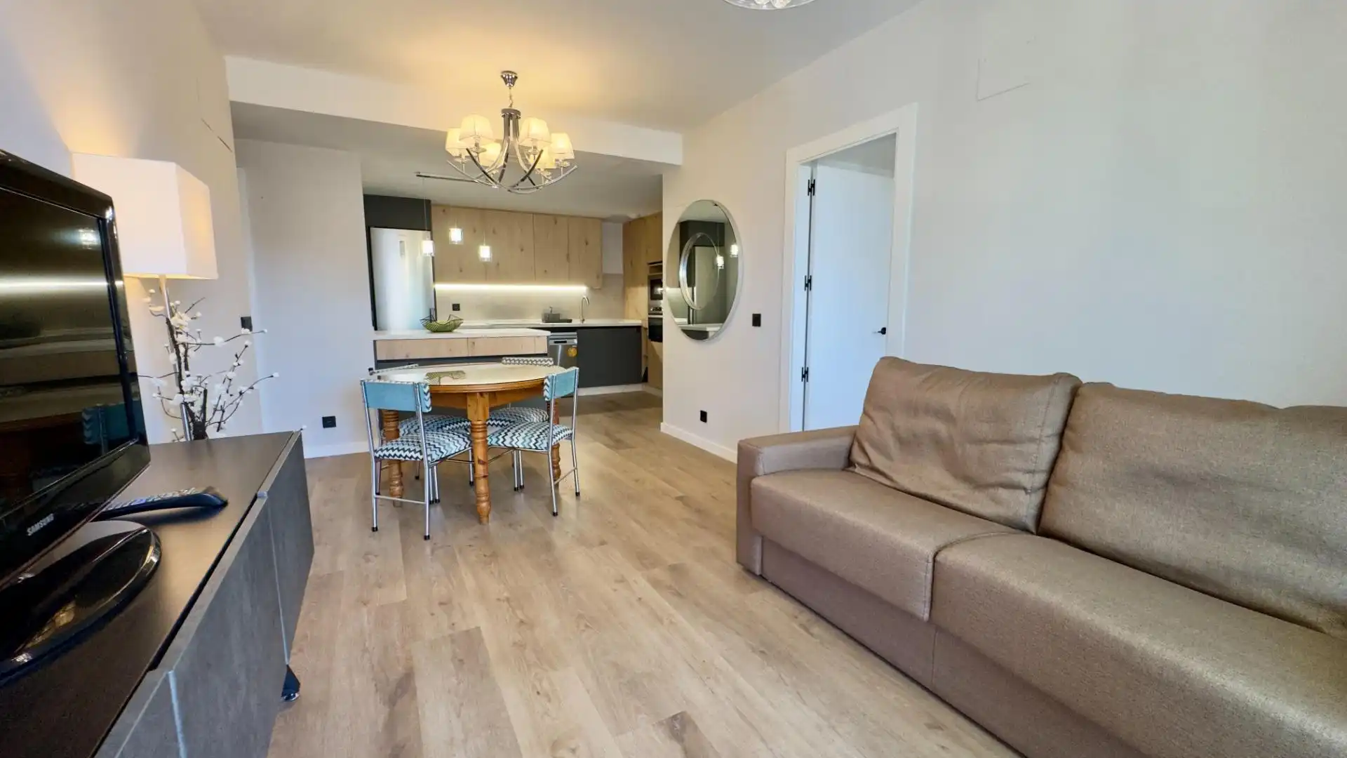 Living room of Flat for rent in Granada  with Air Conditioner, Heating and Terrace