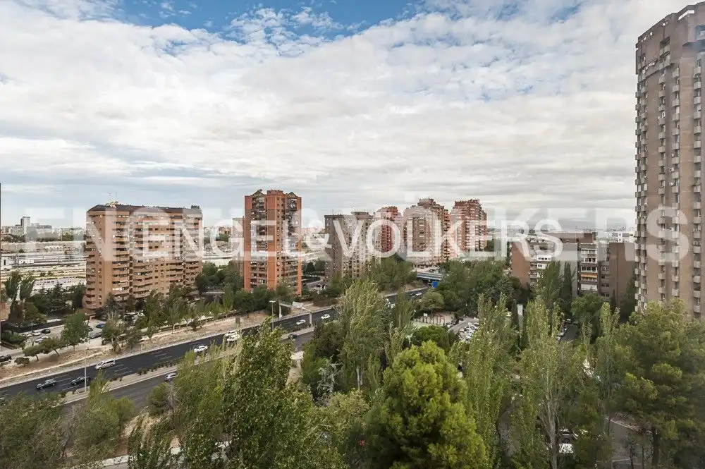 Exterior view of Flat for rent in Madrid  with Air Conditioner, Heating and Private garden