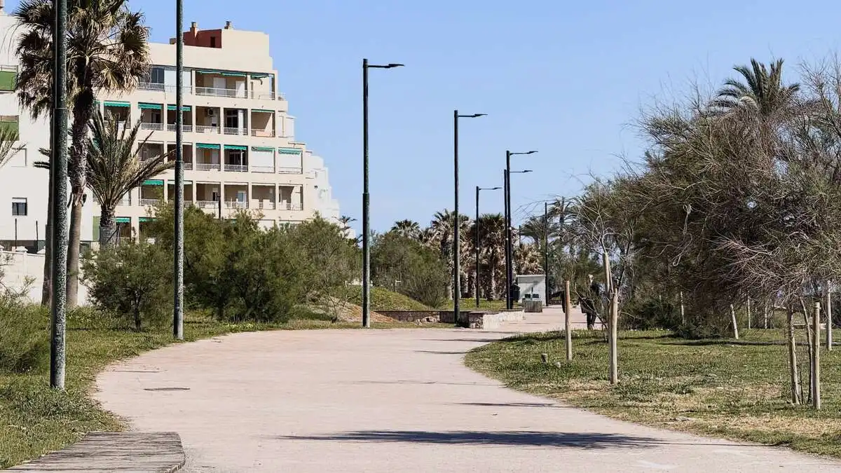 Vista exterior de Pis en venda en Salobreña amb Terrassa, Moblat i Microones