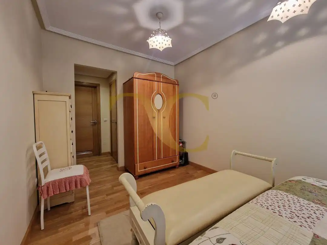 Habitación de Piso en venta en Llanes con Calefacción, Terraza y Amueblado