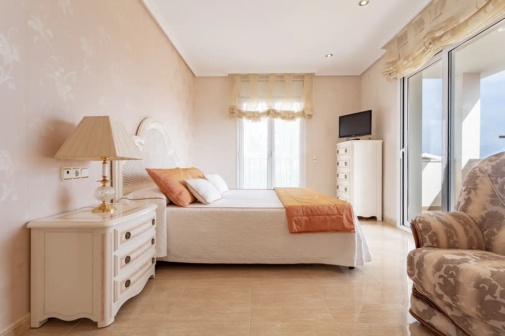 Habitación de Casa adosada en venta en Torredembarra con Aire acondicionado, Calefacción y Jardín privado