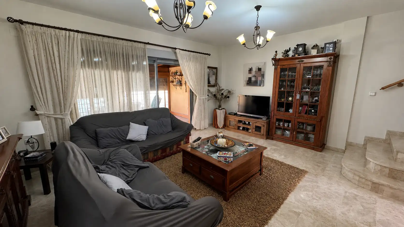Sala de estar de Casa adosada en venta en Elda con Jardín privado, Amueblado y Balcón
