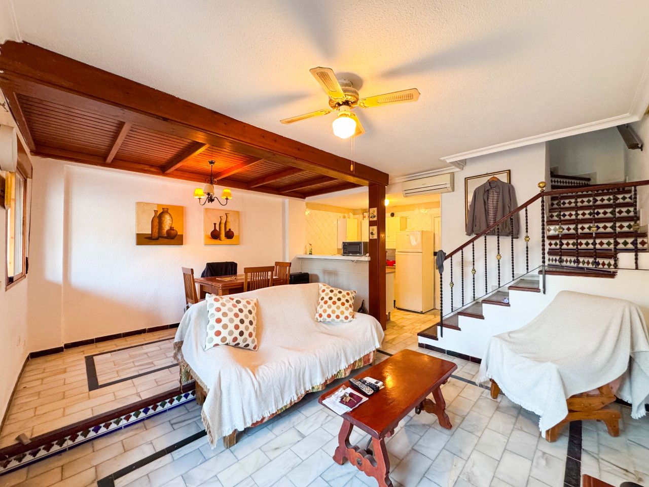 Sala d'estar de Casa adosada en venda en Torrevieja amb Aire condicionat, Calefacció i Terrassa