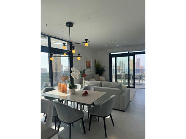 Piso con ascensor en venta en Calle Presidente Adolfo Suarez