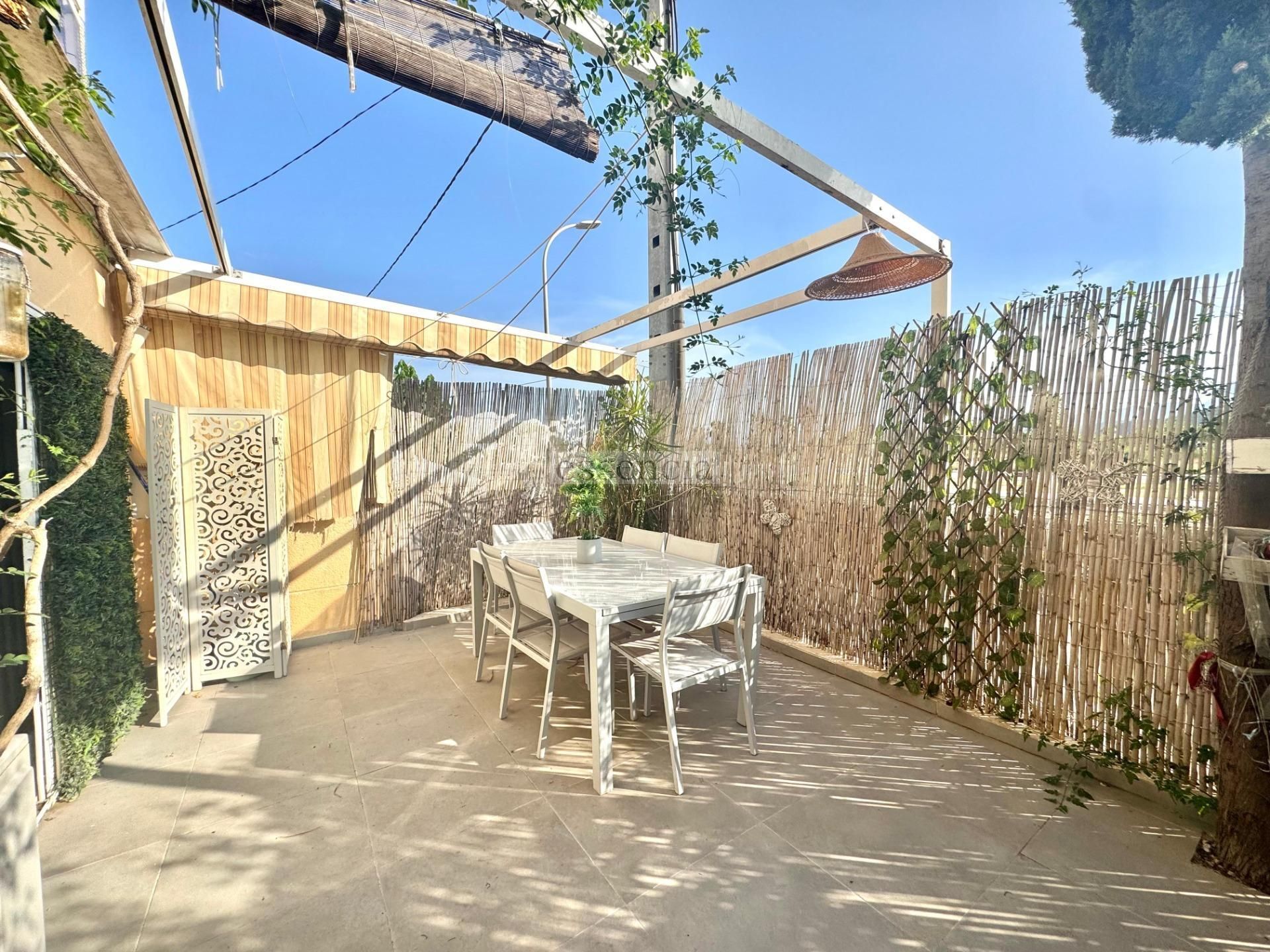 Terrassa de Apartament en venda en Gandia amb Aire condicionat, Calefacció i Jardí privat