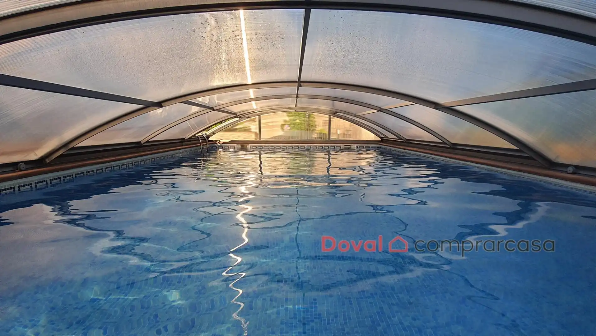 Piscina de Casa o xalet en venda en Vigo  amb Aire condicionat, Calefacció i Jardí privat