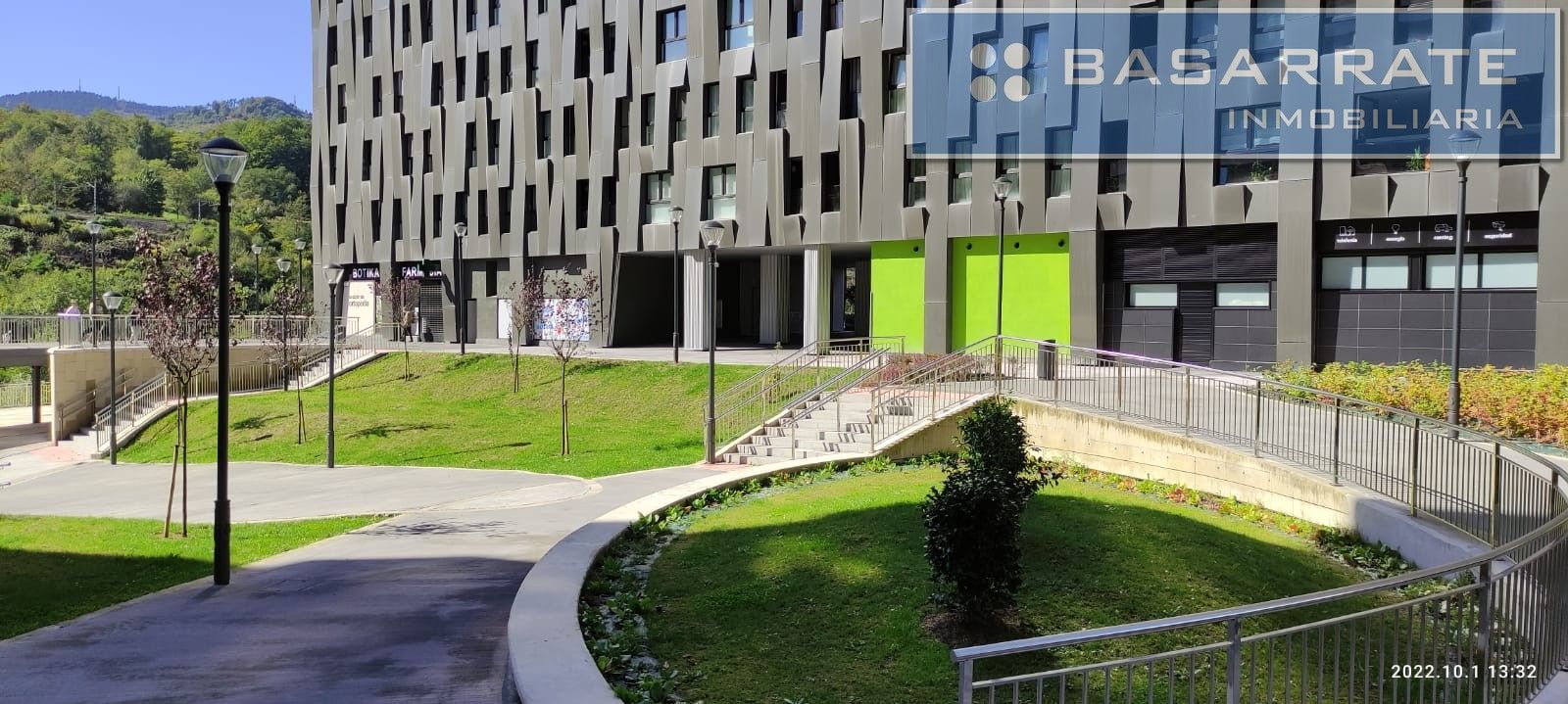 Vista exterior de Local en venda en Bilbao 