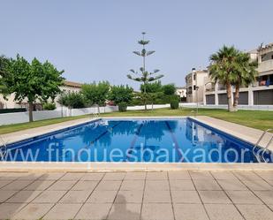 Swimming pool of Single-family semi-detached to rent in El Vendrell  with Air Conditioner, Terrace and Balcony