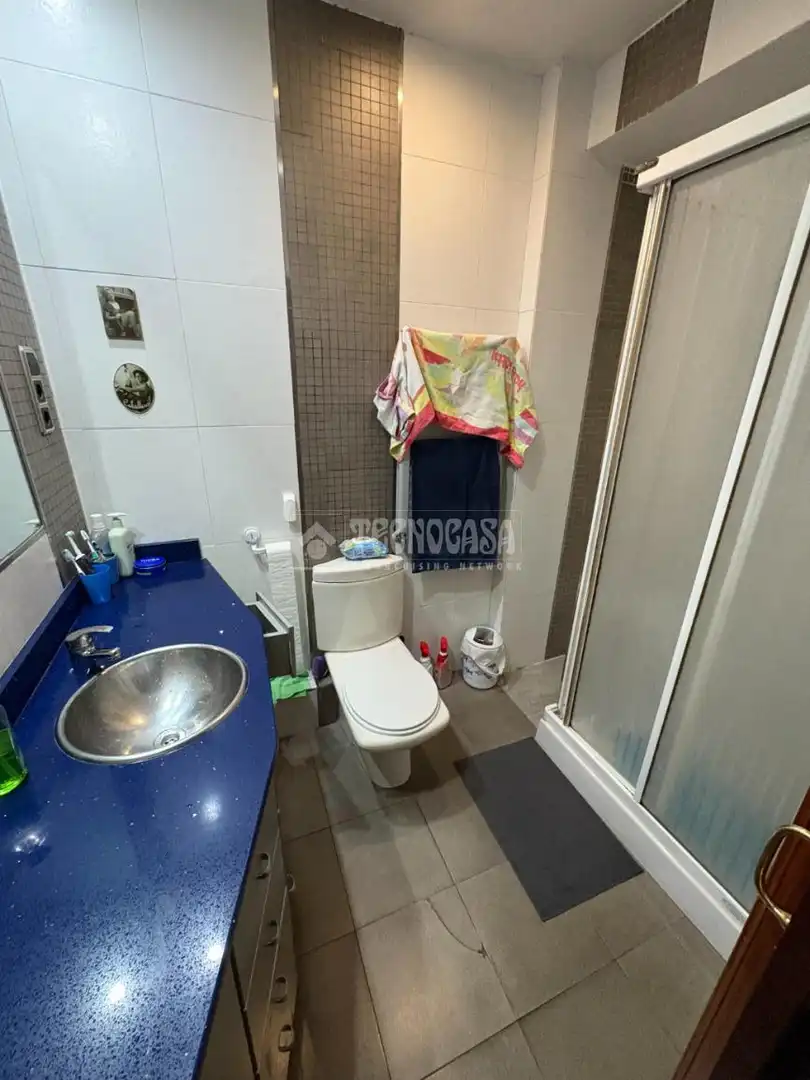Bathroom of Flat for sale in Madrid  with Air Conditioner
