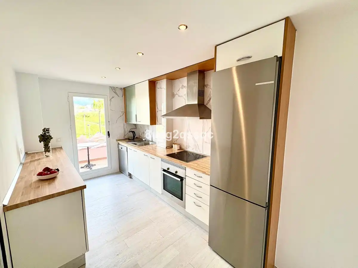 Kitchen of Flat for sale in Estepona  with Air Conditioner, Furnished and TV