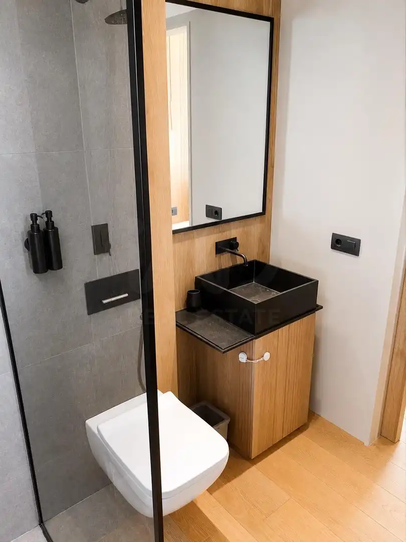 Bathroom of Attic for sale in Sevilla  with Air Conditioner, Heating and Terrace