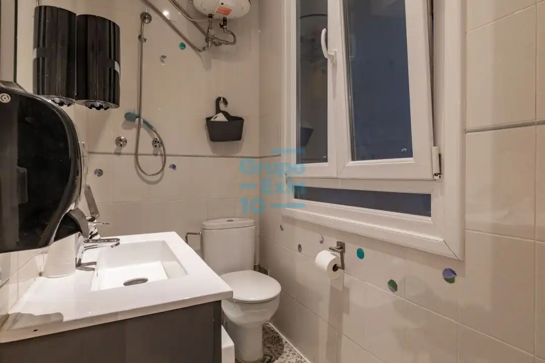 Baño de Piso en venta en Donostia - San Sebastián  con Calefacción y Terraza