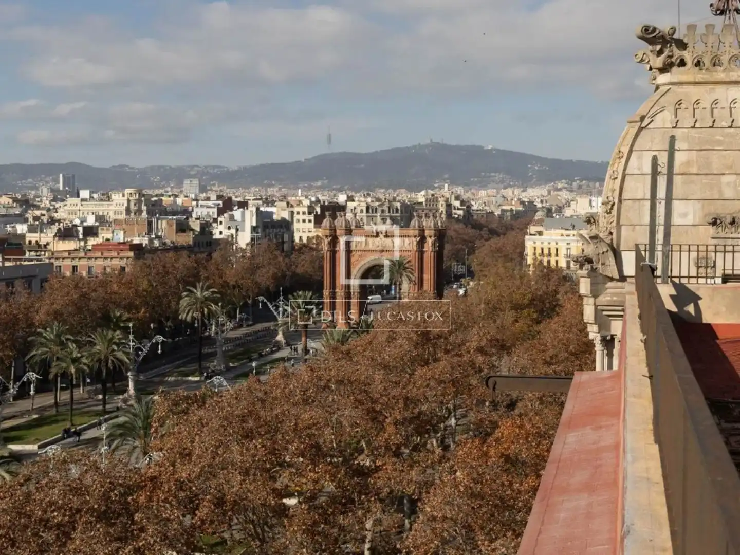 Außenansicht von Wohnung zum Verkauf in Barcelona mit Klimaanlage, Privatgarten und Terrasse