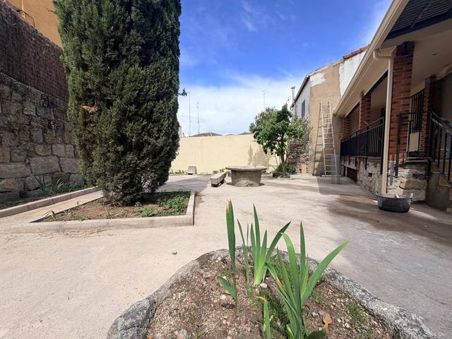 Casa-chalet en Alquiler en Calle la Paz en Valdemorillo pueblo