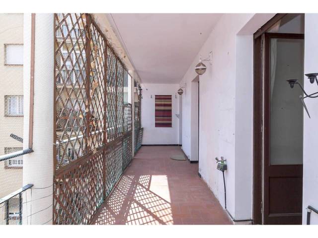 Piso en Venta en Sicília en El Camp d'en Grassot i Gràcia Nova