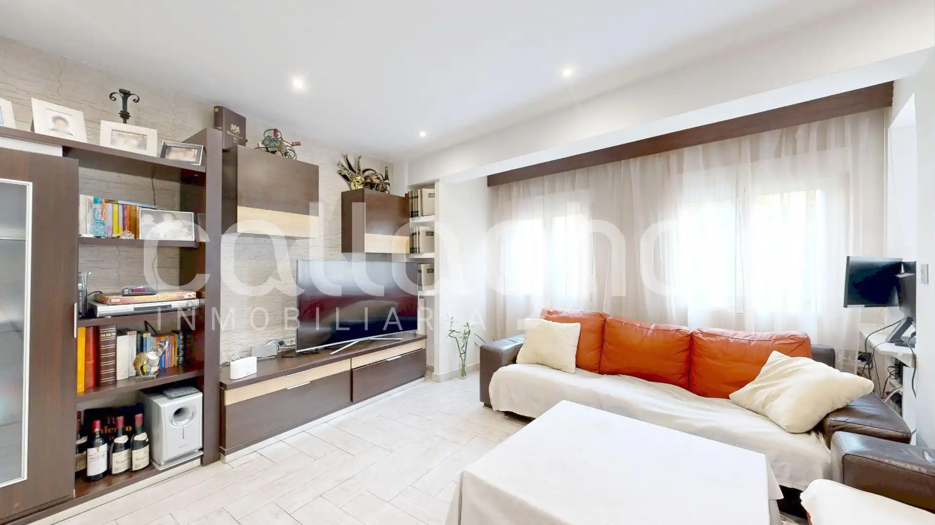Living room of Flat for sale in Valencia  with Air Conditioner, Heating and Furnished