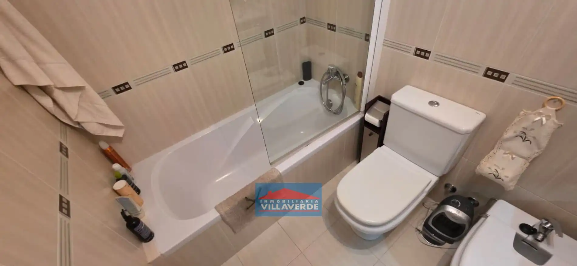 Baño de Casa adosada en venta en Cangas  con Calefacción, Terraza y Trastero