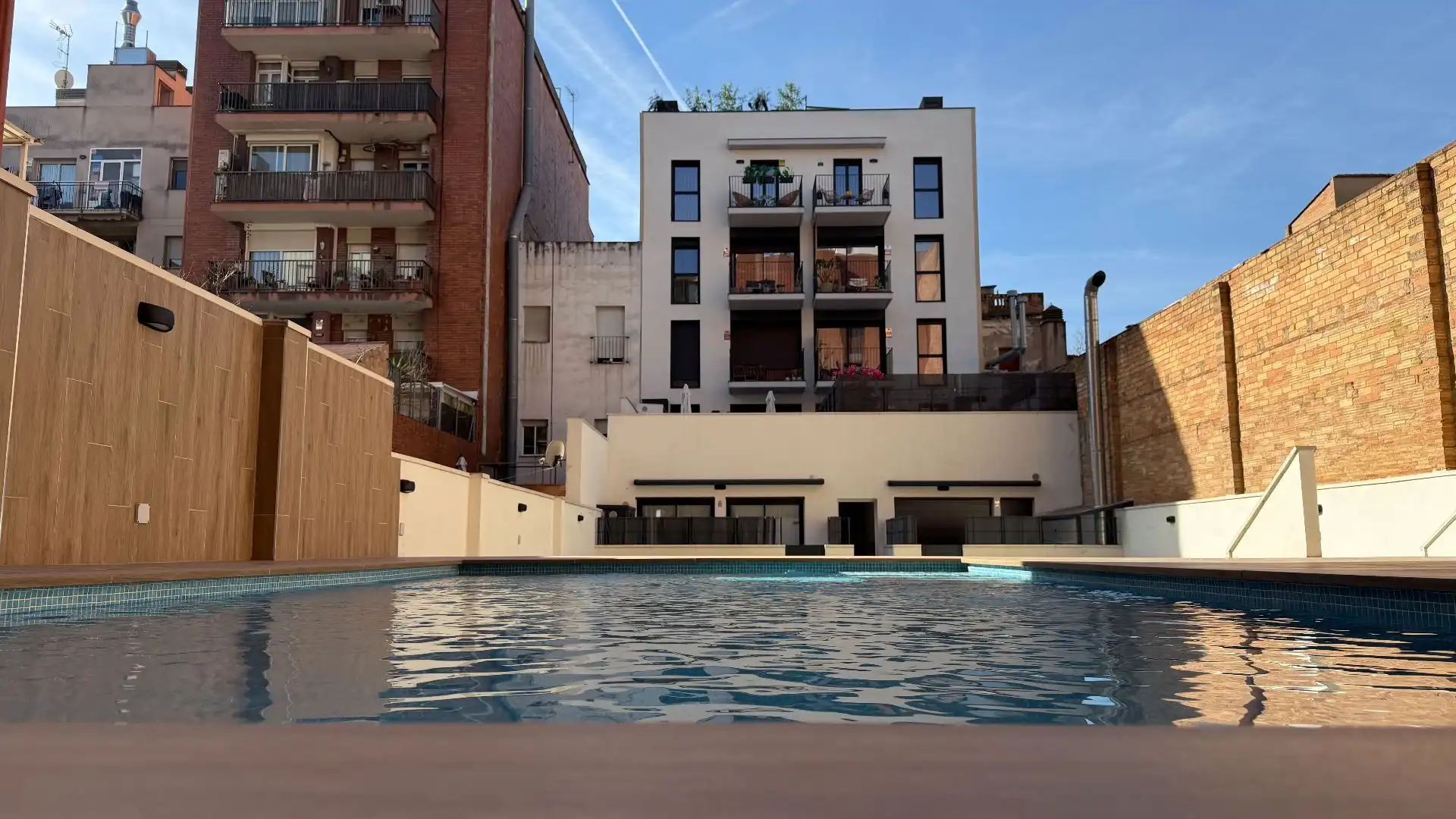 Schwimmbecken von Wohnung zum Verkauf in Sant Boi de Llobregat mit Klimaanlage, Heizung und Abstellraum