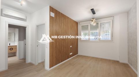 Foto 3 de Planta baja en venta en Badajoz, Juan de la Cierva, Getafe
