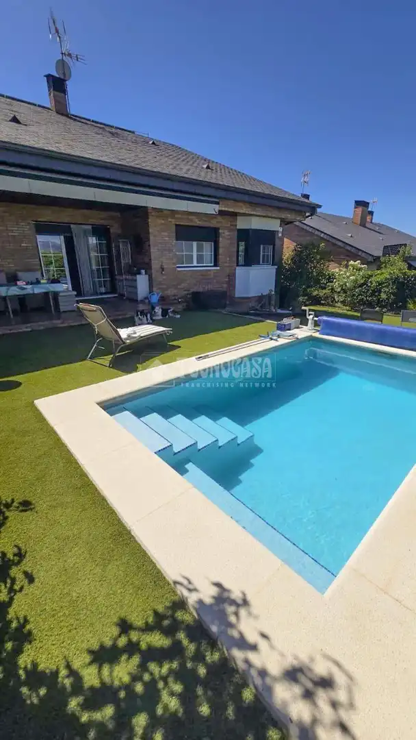 Swimming pool of Detached homes for sale in Collado Villalba  with Air Conditioner, Heating and Terrace