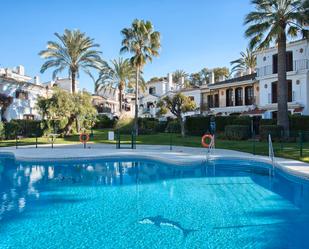 Jardí de Casa o xalet en venda en Estepona amb Aire condicionat, Terrassa i Balcó