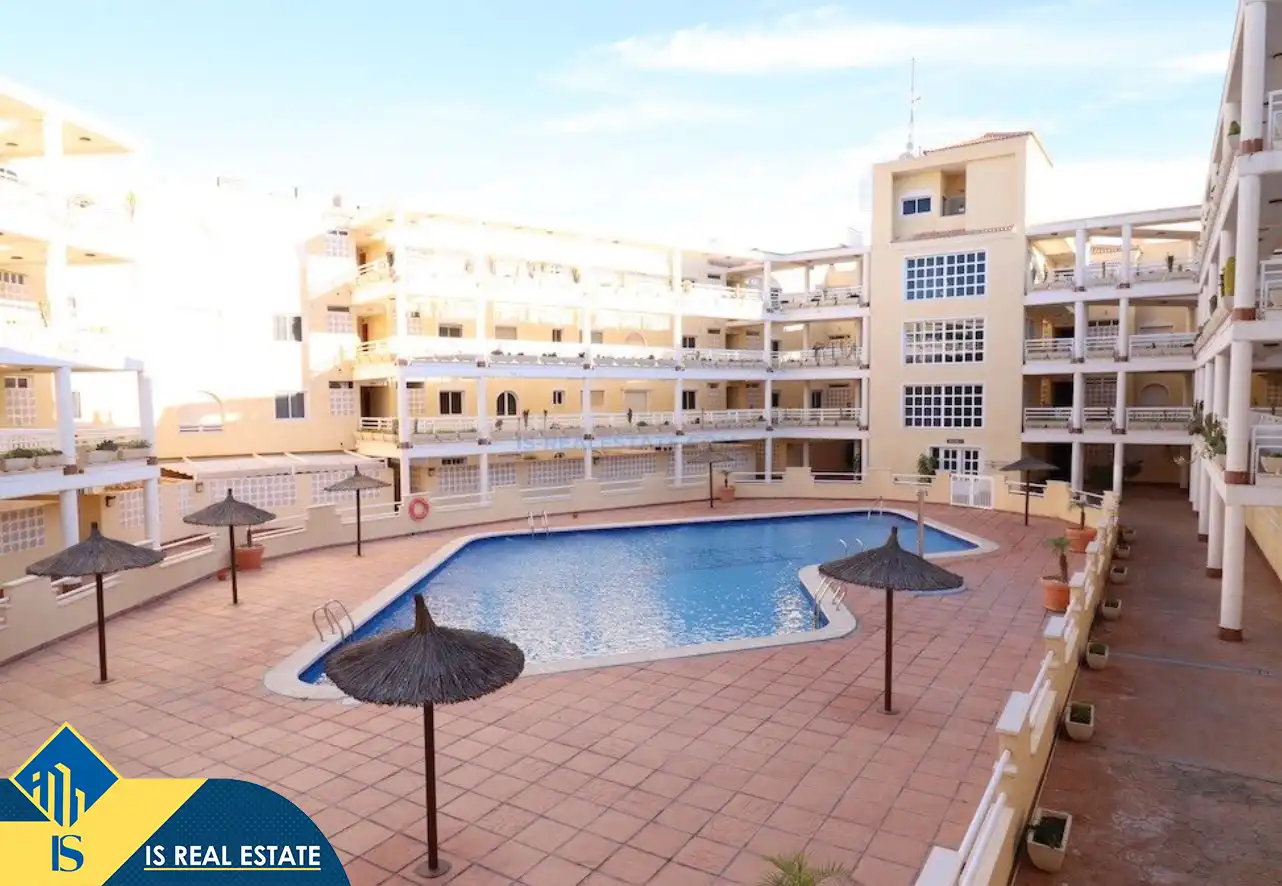 Piscina de Apartament de lloguer en Orihuela amb Aire condicionat, Calefacció i Terrassa