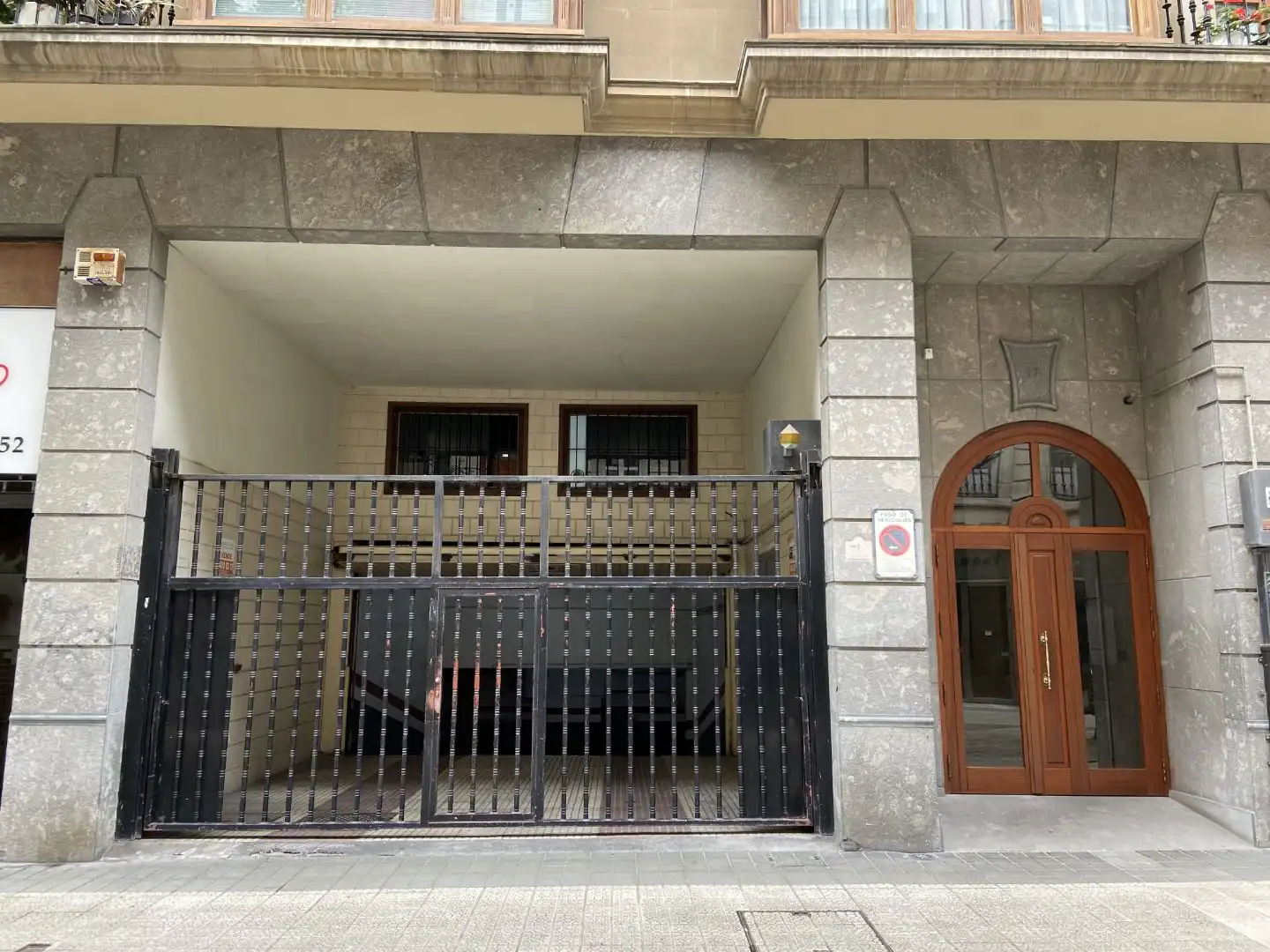 Vista exterior de Garatge de lloguer en Bilbao  amb Alarma