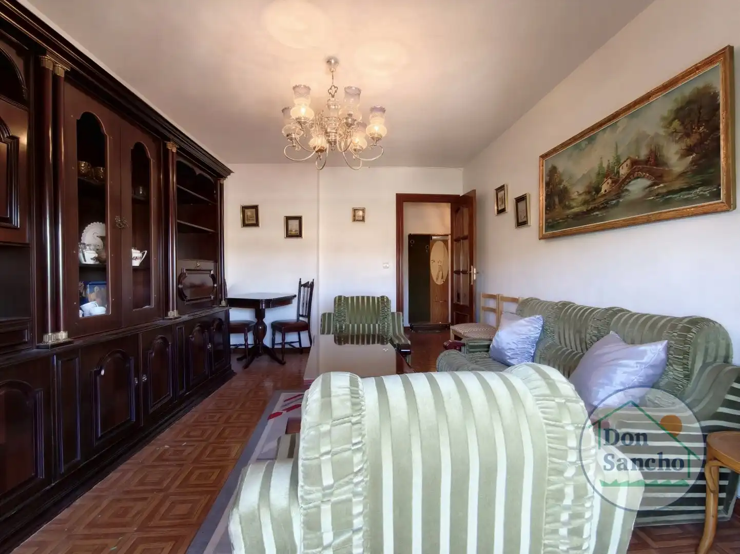 Sala de estar de Piso en venta en Viana de Cega con Terraza, Trastero y Amueblado