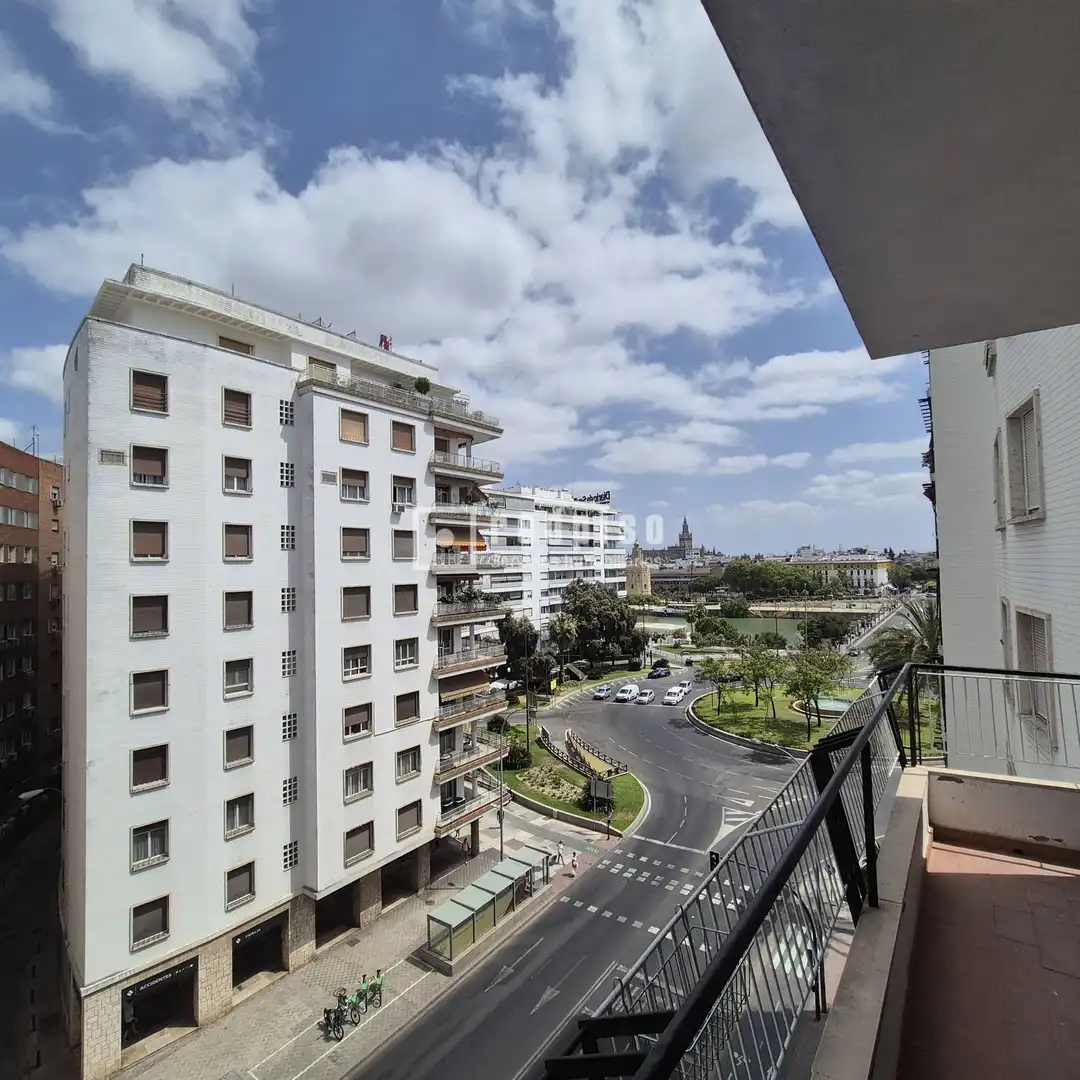 Exterior view of Flat for rent in Sevilla  with Air Conditioner, Terrace and Storage room