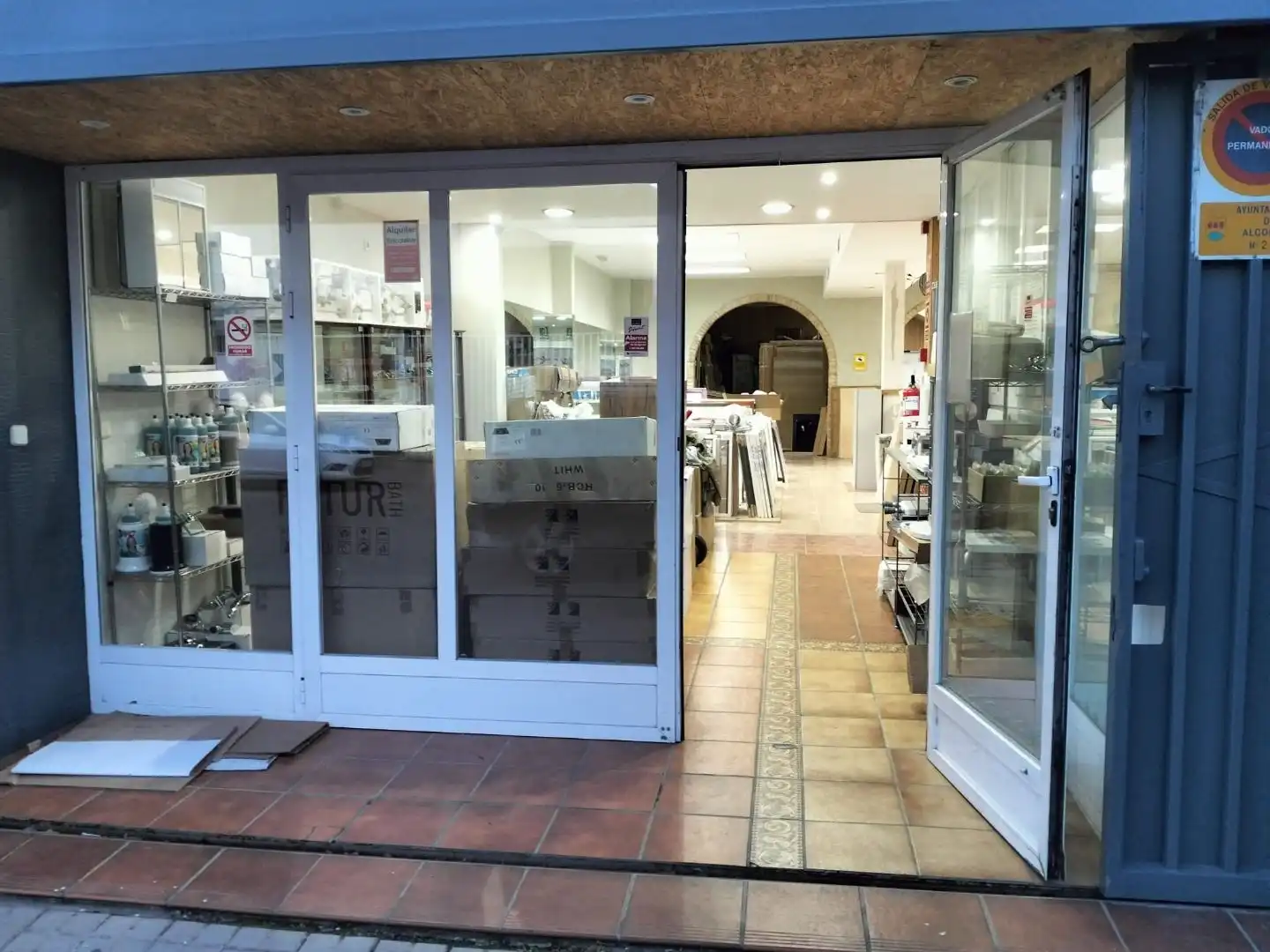 Local en venta en Alcorcón con Aire acondicionado y Calefacción