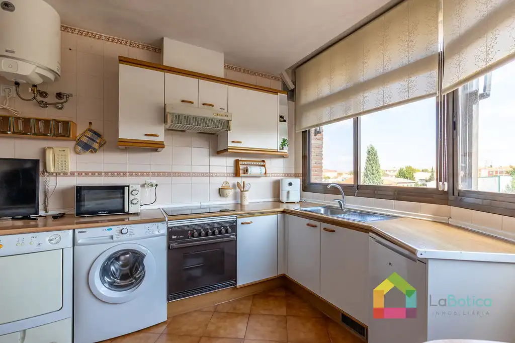 Flat with lift for sale in Argés, imagen 16