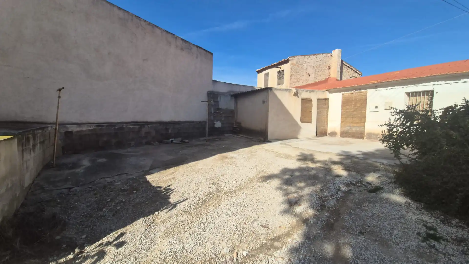 Casa rústica amb jardí en venda a Calle Margen, imagen 10
