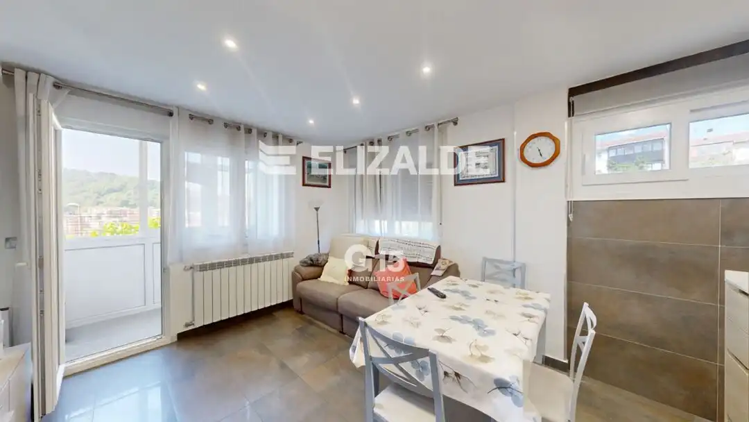 Habitación de Piso en venta en Donostia - San Sebastián  con Balcón