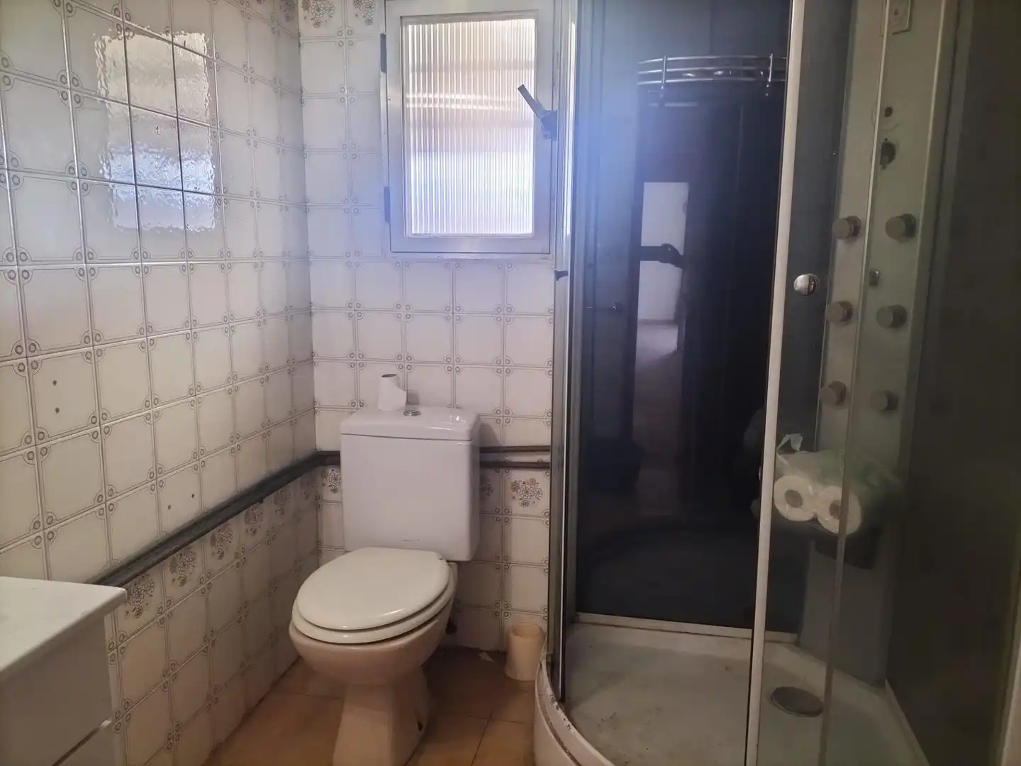 Badezimmer von Country house zum Verkauf in Navarrés mit Privatgarten, Terrasse und Balkon