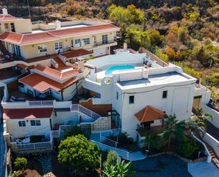 Vista exterior de Casa o xalet en venda en Icod de los Vinos amb Traster, Piscina i Balcó